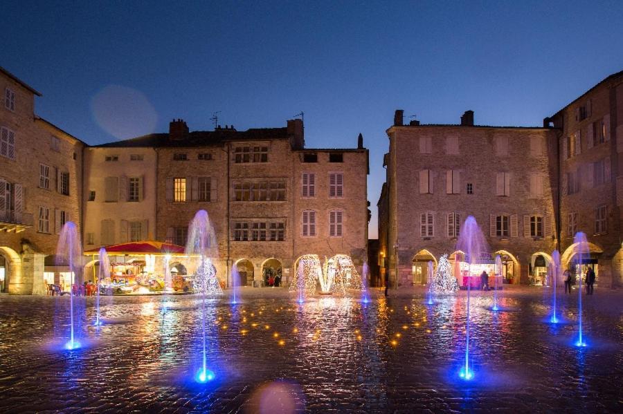Le Nid 3 Etoiles Wifi, Netflix, Disney, Coeur De Bastide Villefranche-de-Rouergue Luaran gambar