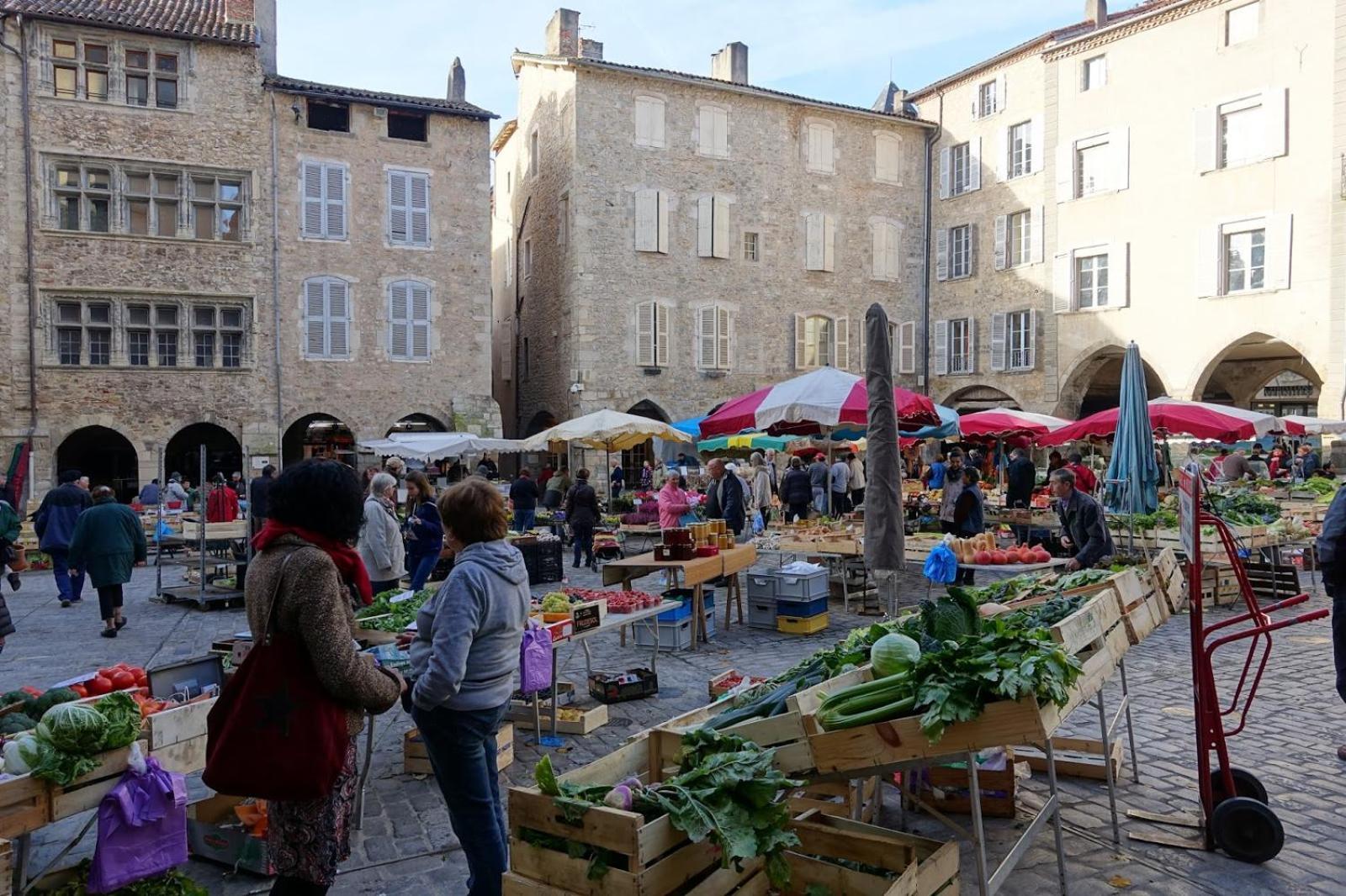 Le Nid 3 Etoiles Wifi, Netflix, Disney, Coeur De Bastide Villefranche-de-Rouergue Luaran gambar